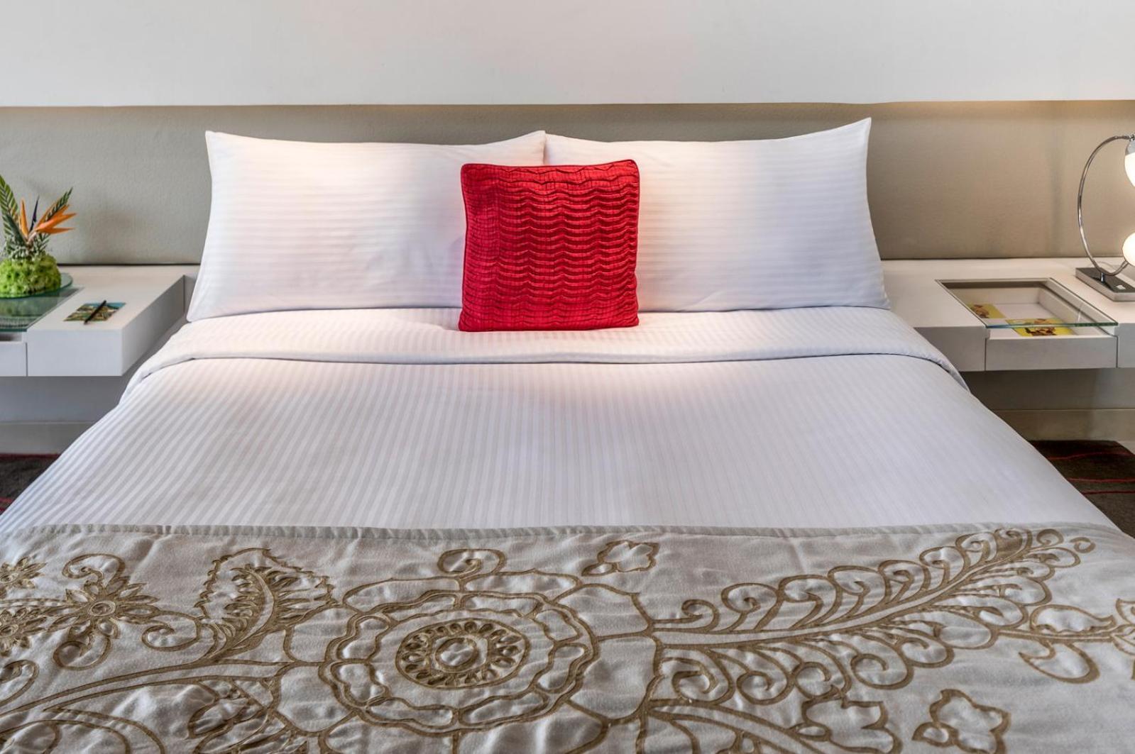 The Bellwood Suites Near Igi Airport Нью-Дели Экстерьер фото